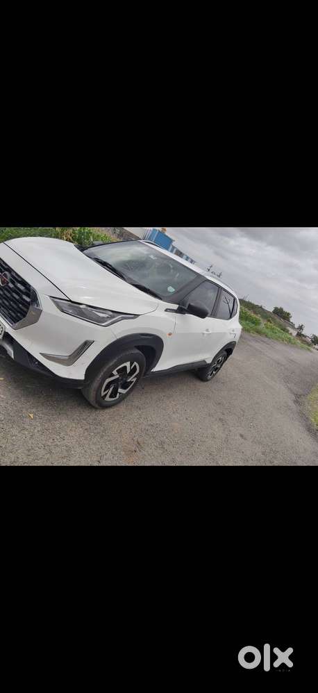 Nissan Magnite (white)