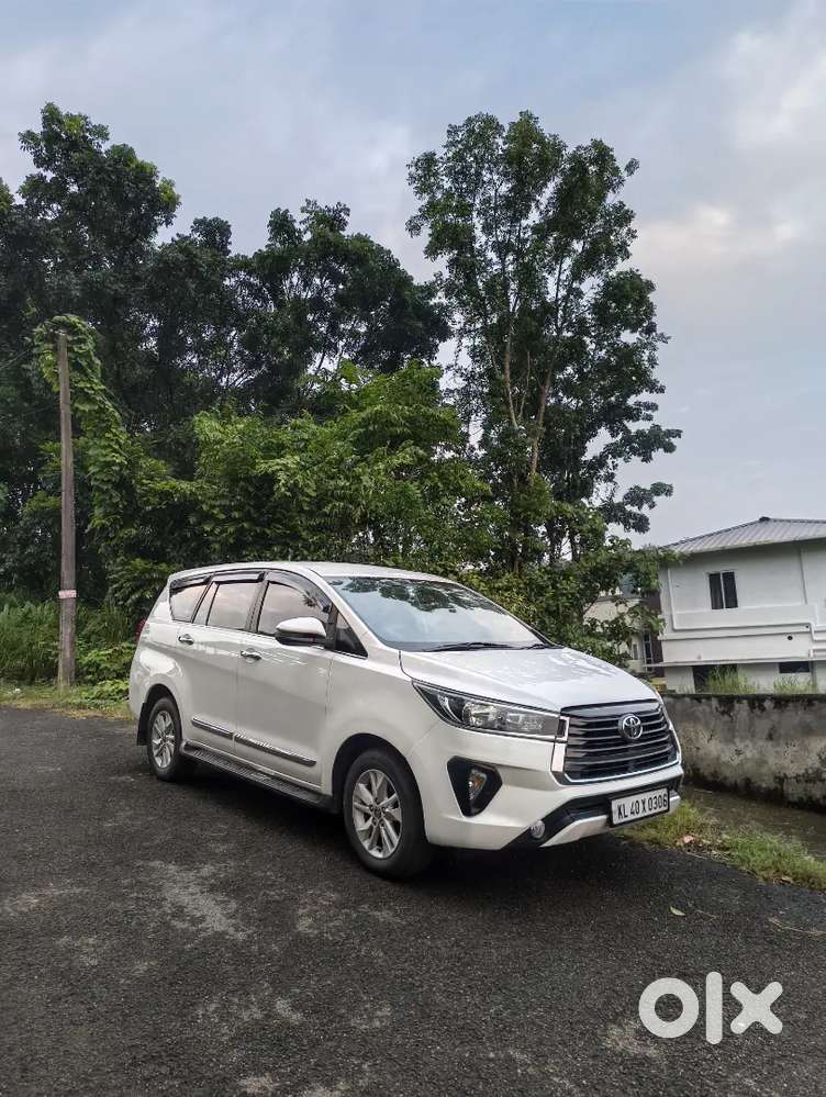 Toyota Innova Crysta 2017 Diesel Well Maintained