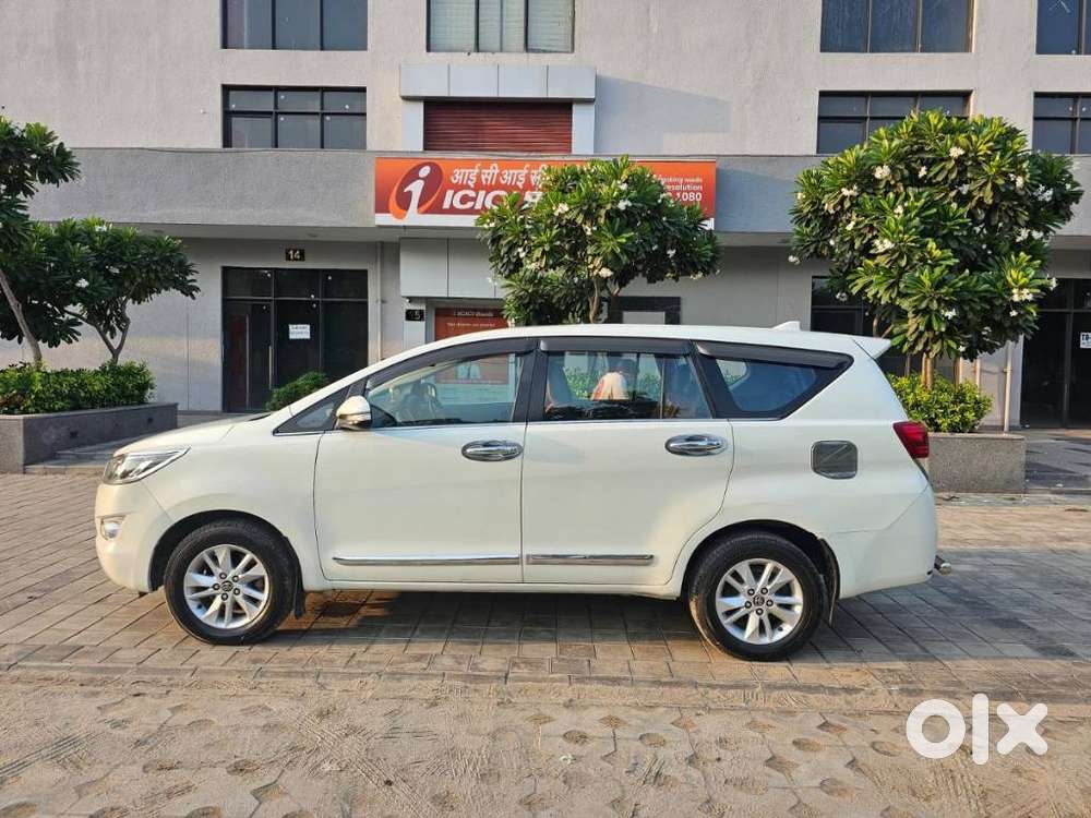 Toyota Innova Crysta 2.4 V, 2017, Diesel