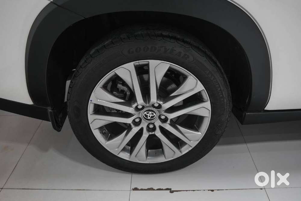 Toyota Innova Hycross 2.0 Zx Hybrid 7 Str, 2023, Petrol