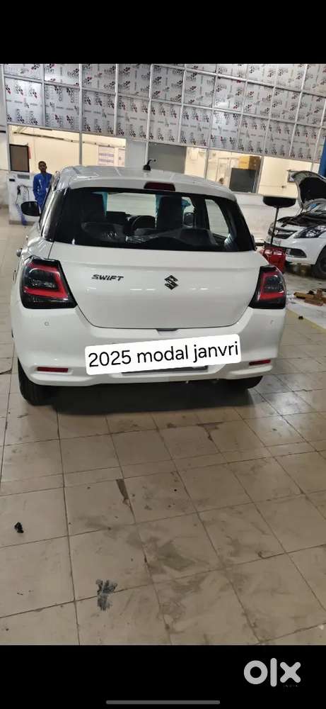 Maruti Suzuki Swift 2025 Petrol 12000 Km Driven