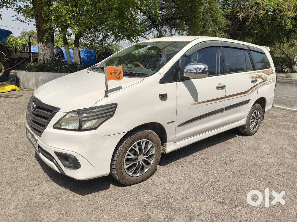 Toyota Innova 2.5 G (diesel) 8 Seater, 2014, Diesel