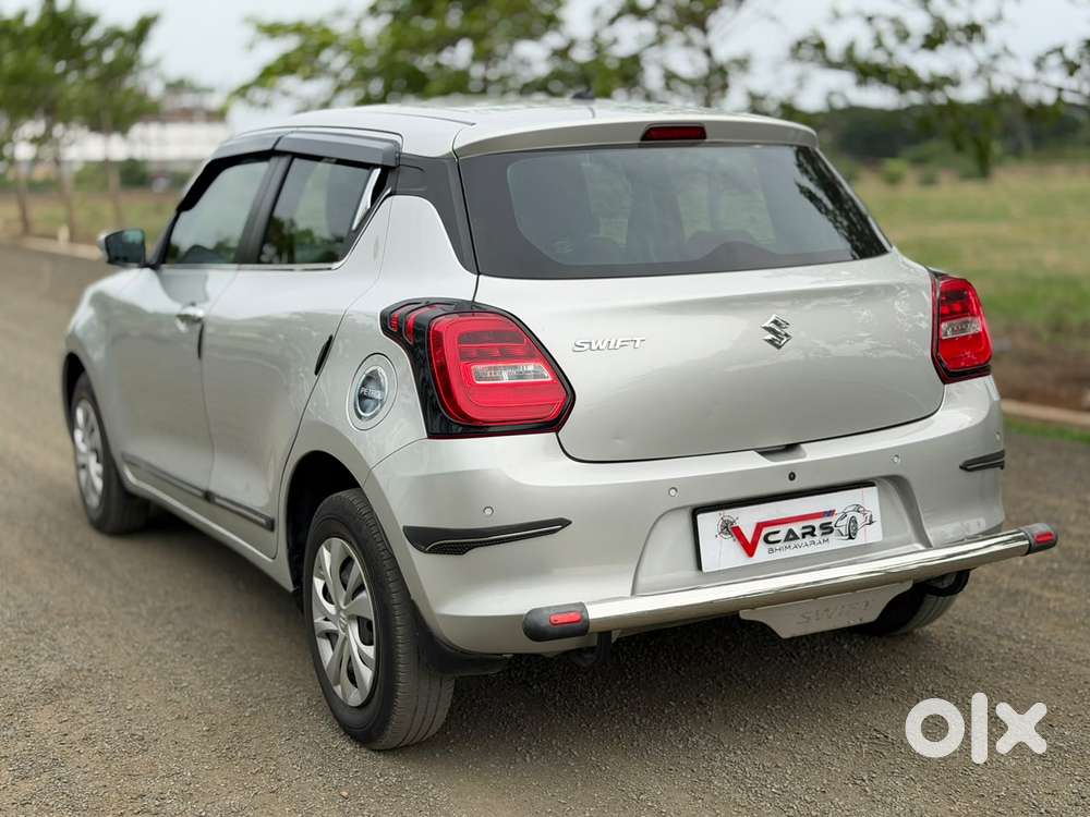 Maruti Suzuki Swift Vxi + Manual, 2021, Petrol
