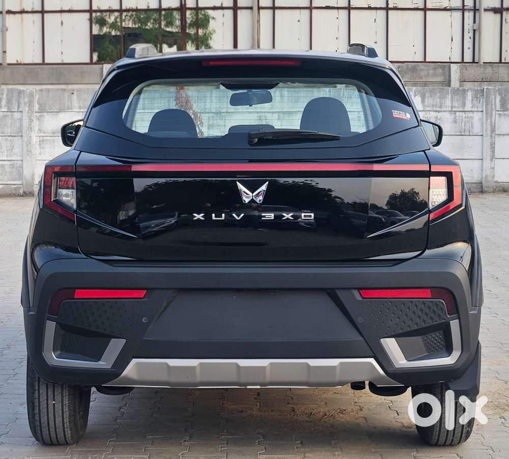 Mahindra Xuv 3xo Ax5 Pm Mt, 2024, Petrol