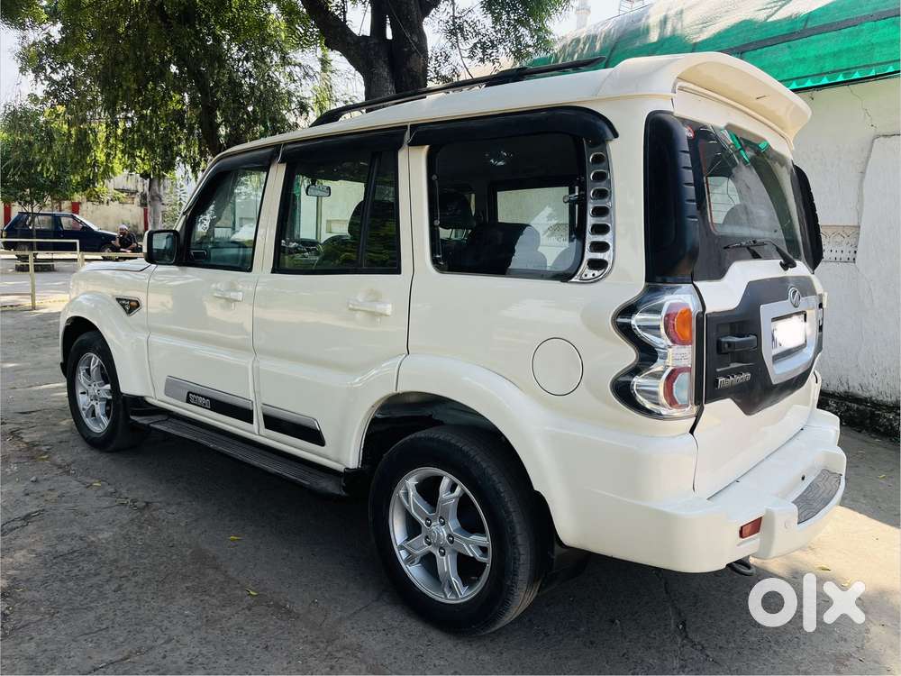 Mahindra Scorpio S8, 2015, Diesel
