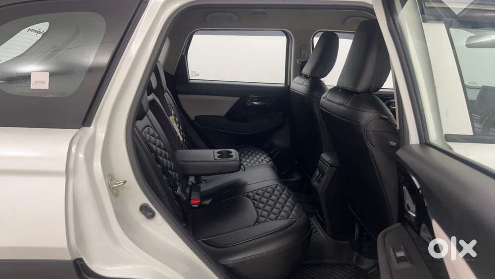 Maruti Suzuki Grand Vitara 1.5 Delta Smart Hybrid At, 2025, Petrol