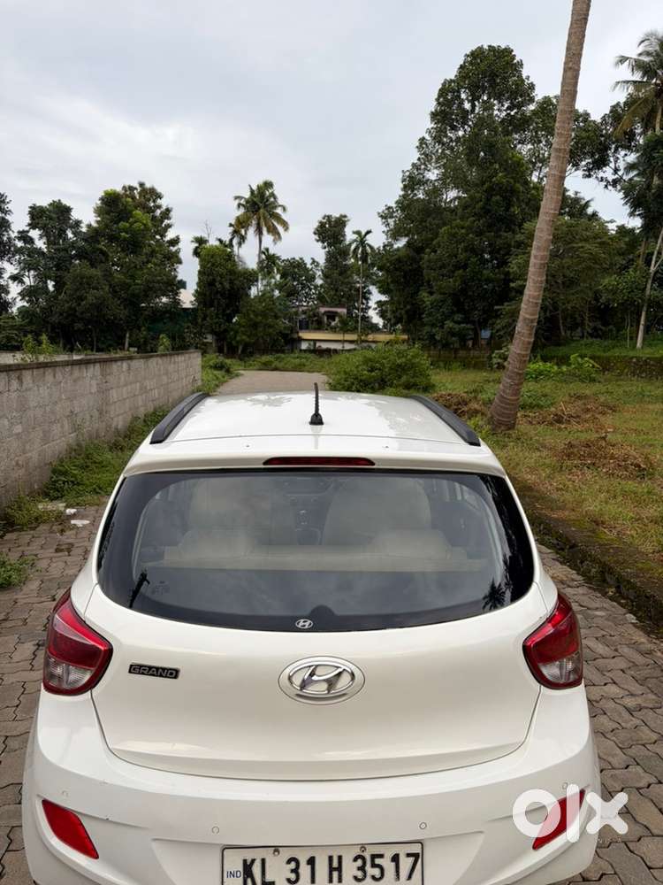 Hyundai Grand I10 2015 Petrol Well Maintained