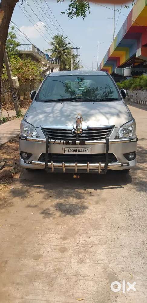 Toyota Innova 2012 Diesel 260000 Km Driven
