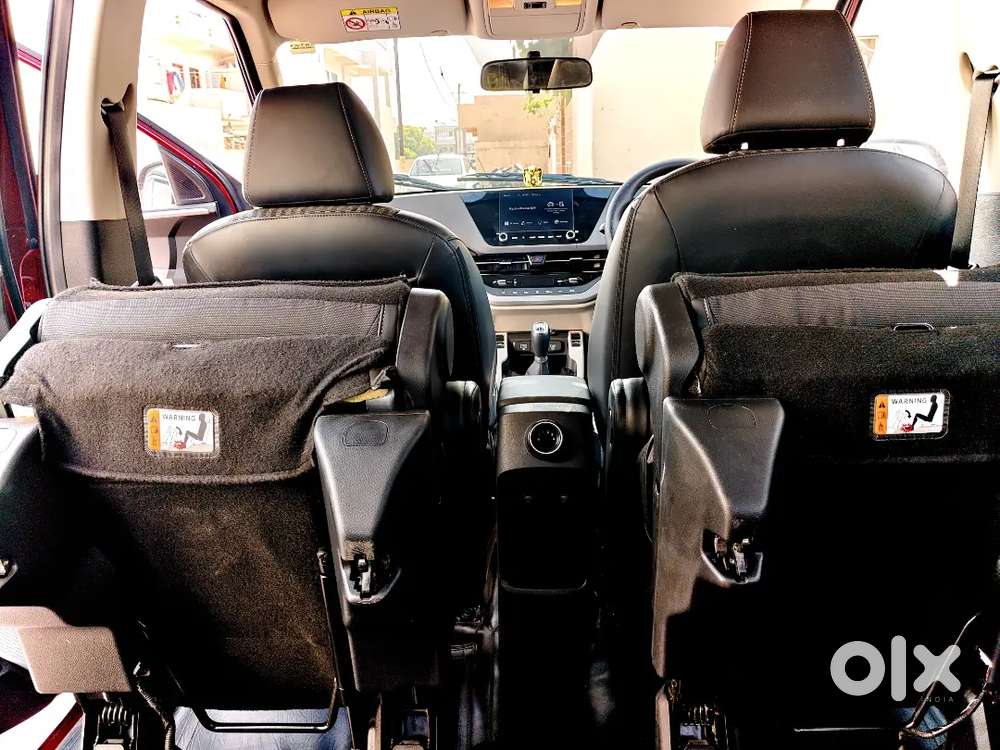 Kia Carens Prestige 1.5 Turbo Petrol 6 Seater With Cng And Foot Mate