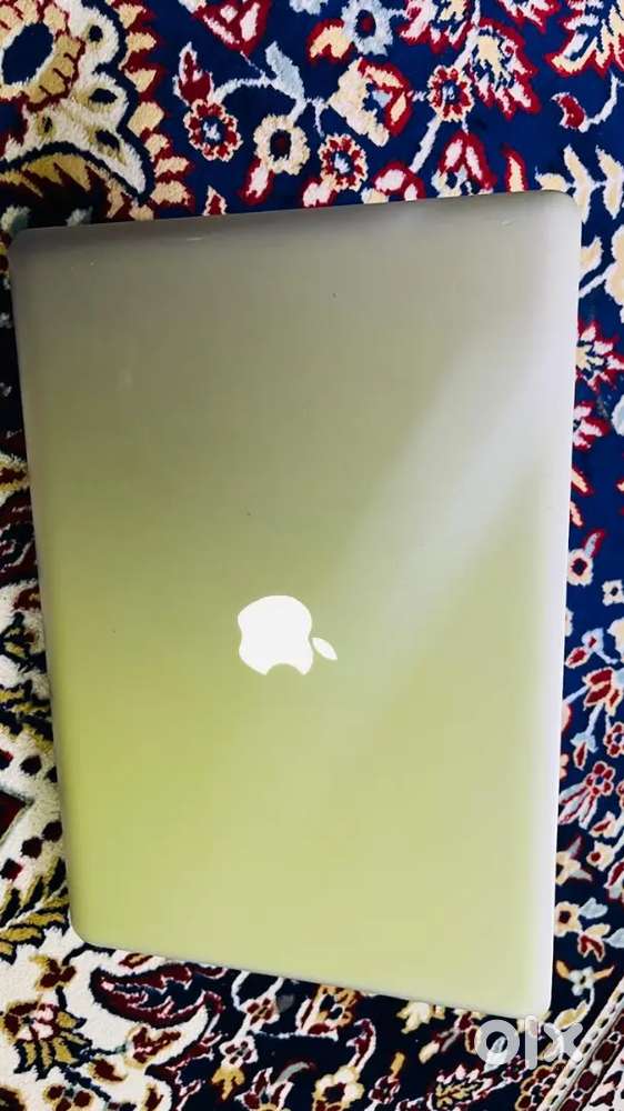 Mac book pro 15 inc 8 gb ram