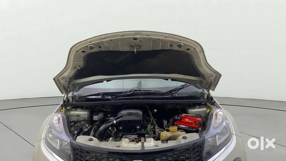 Tata Nexon 1.2 Revotron Xt, 2018, Petrol