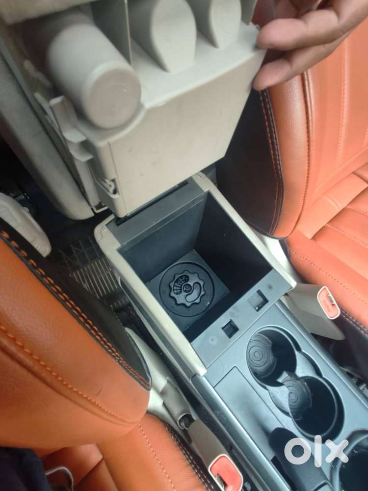 Xuv500 W9 (2018) Diesel Manual 1st Owner  Delhi  Excellent Condition