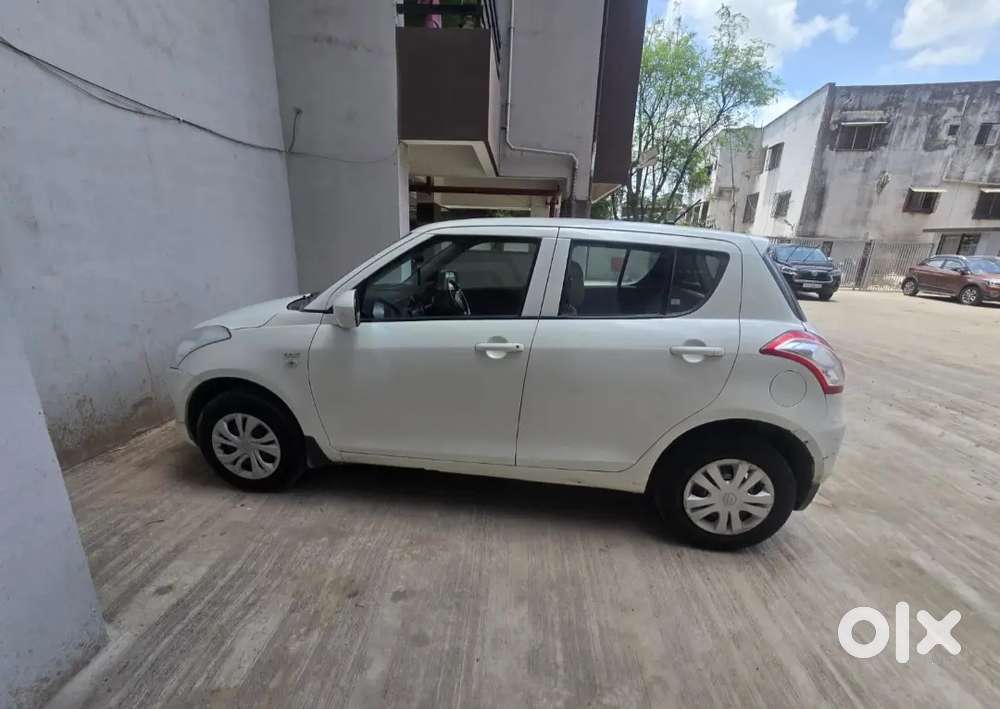 Maruti Suzuki Swift 2012 Diesel 74200 Km Driven