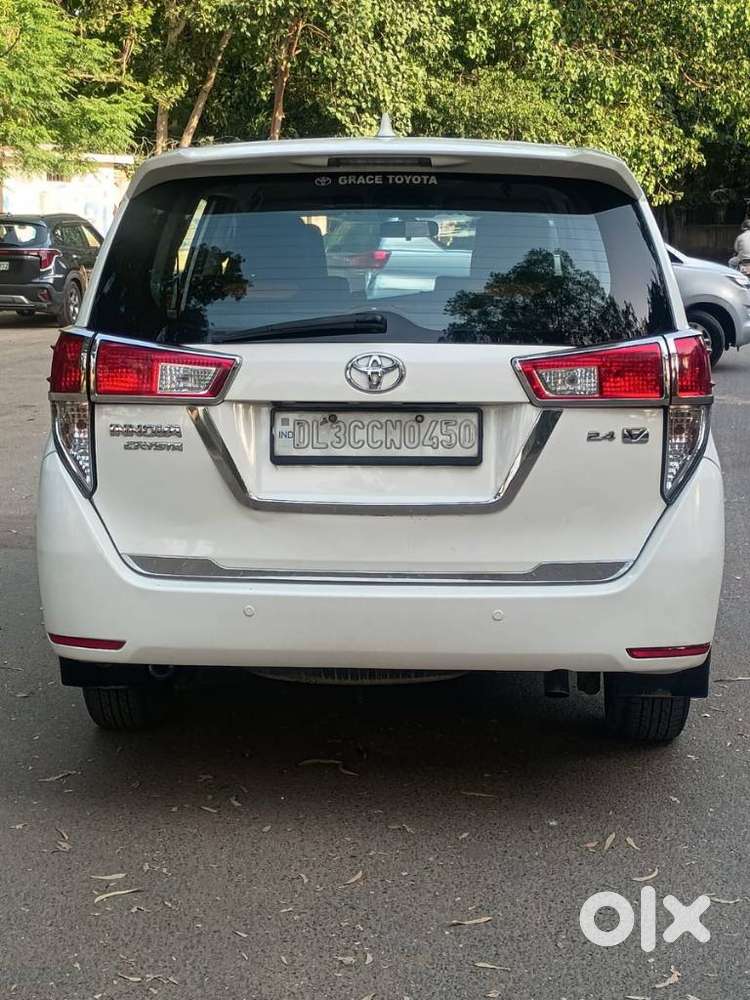 Toyota Innova Crysta 2.4 V, 2017, Petrol