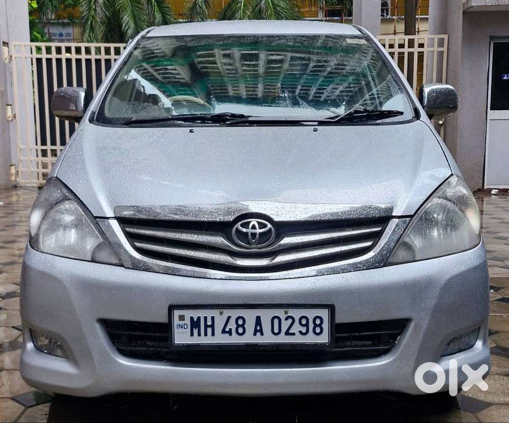 2011 Toyota Innova 2.5g 8str Diesel Manual