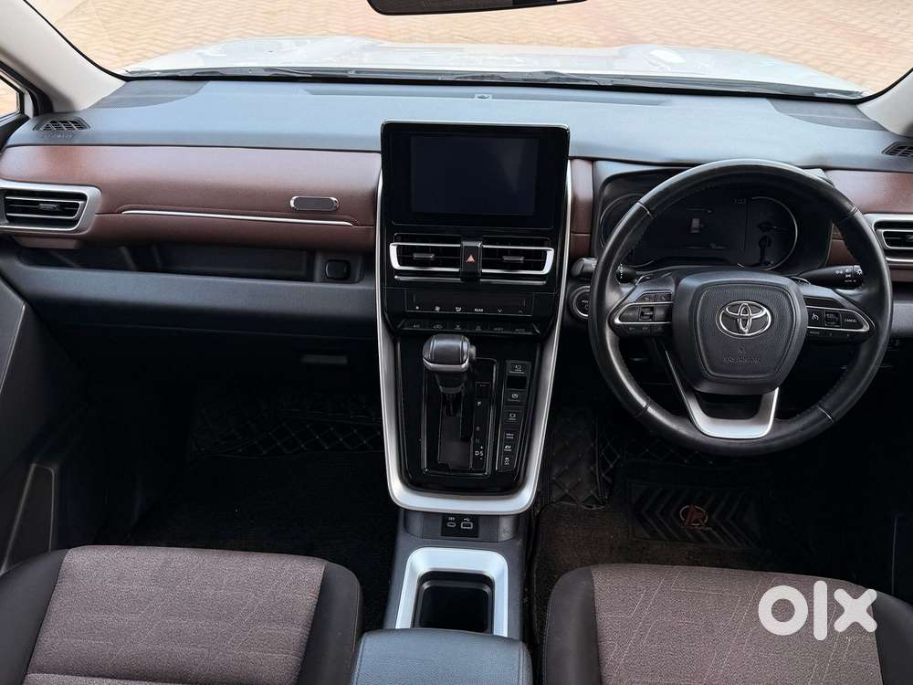 Toyota Innova Hycross 2.0 Vx Hybrid 7 Str, 2023, Petrol