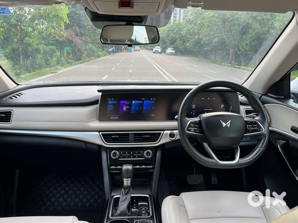 Mahindra Xuv700 2.0 Ax 7 Petrol At Luxury Pack Str, 2022, Petrol