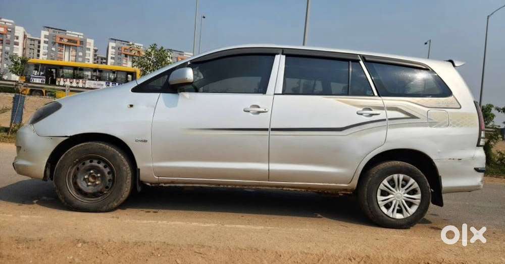 Toyota Innova 2010