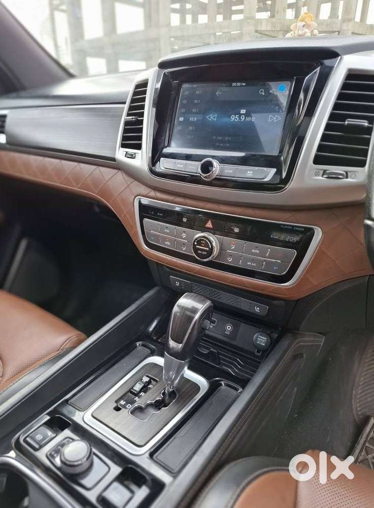 Mahindra Alturas G4 4wd At, 2022, Diesel