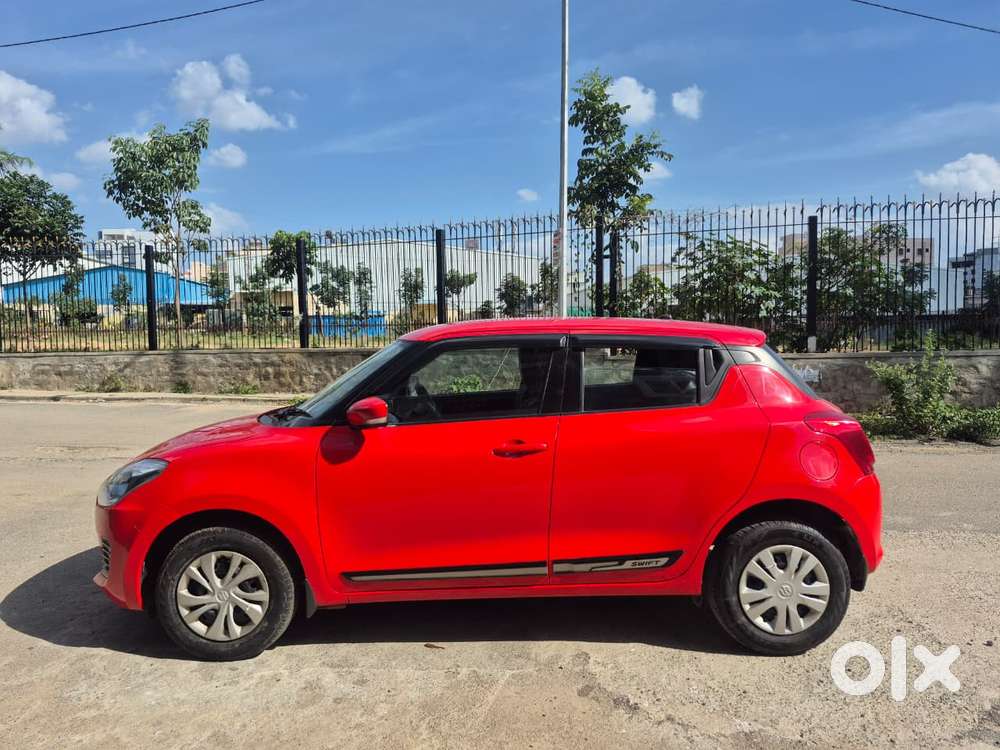 Maruti Suzuki Swift Vxi + Manual, 2022, Petrol