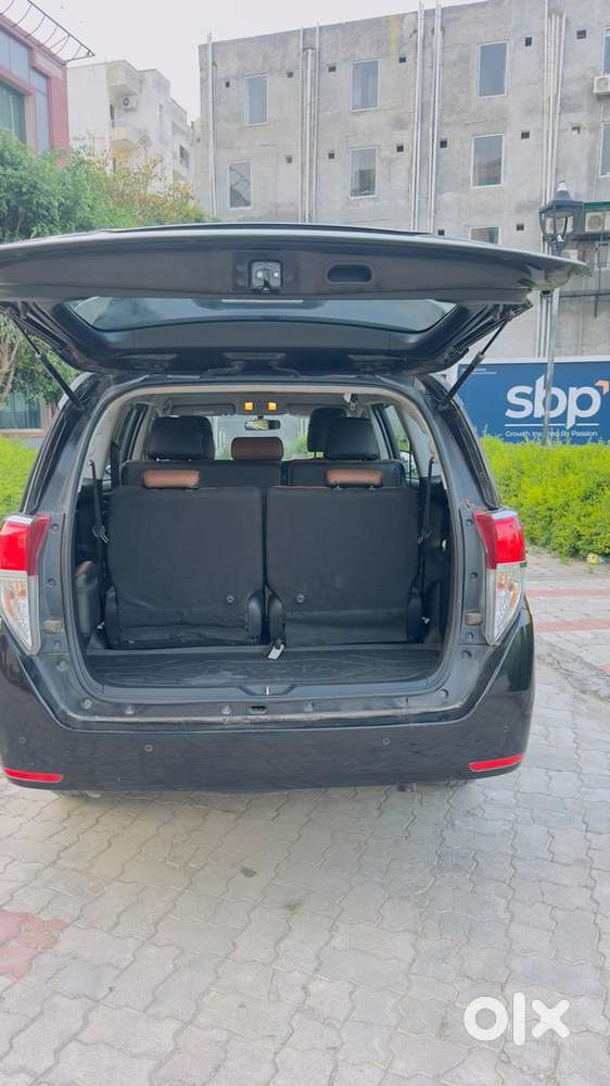 Toyota Innova Crysta 2.4 G Mt, 2023, Diesel