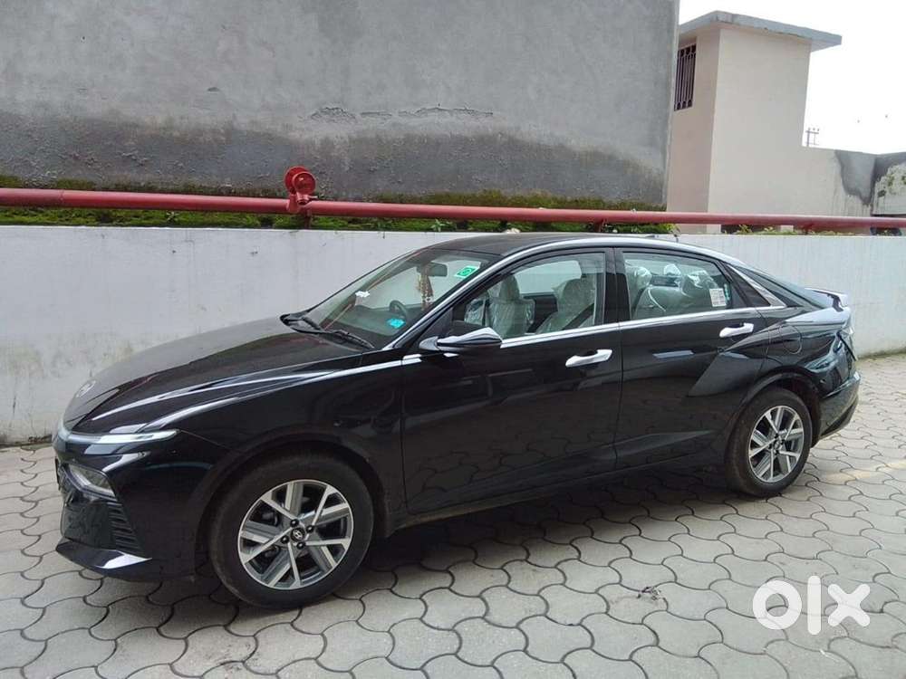 Hyundai Verna Crdi Vgt 2025
