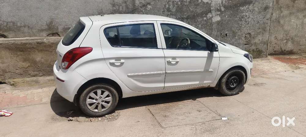 2 ટાયર નવા નવી બેટરી  મેગવહીલ શાંત એન્જીન એસી ચાલુ  1.50.ચાલેલી