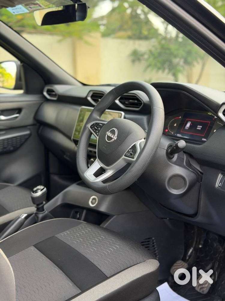 Nissan Magnite N-connecta Mt, 2025, Petrol