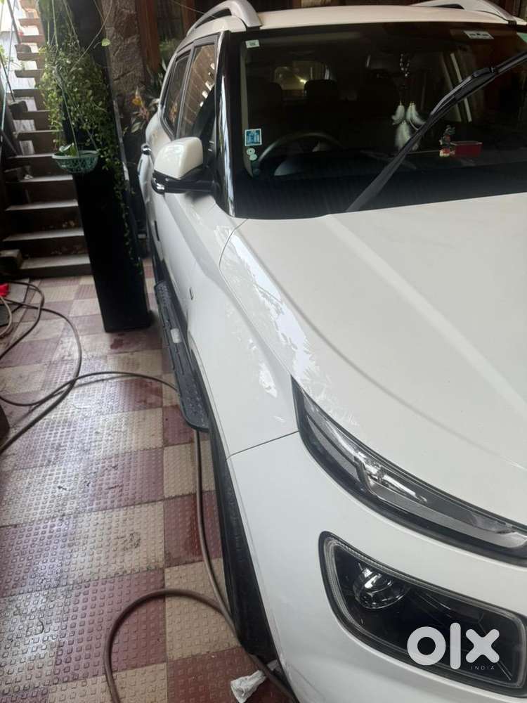 Hyundai Venue 2020 Petrol 16300 Km Driven