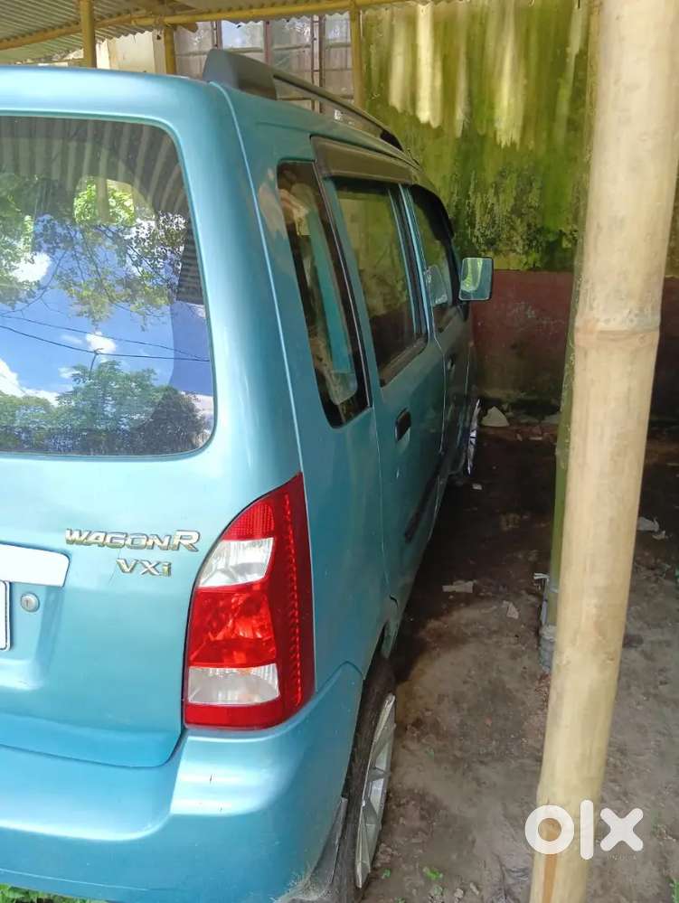 Maruti Suzuki Wagon R 1.0 2011,ac,ps,pw,music System.