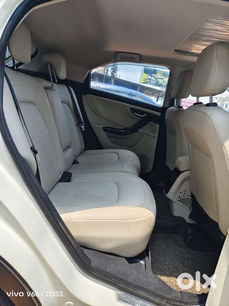 Tata Nexon 1.5 Revotorq Xz Plus Dual Tone, 2023, Petrol