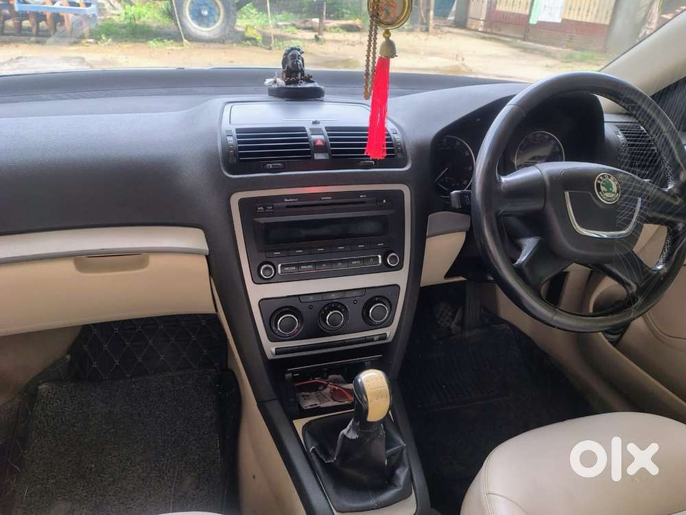 Skoda Laura Petrol 2010