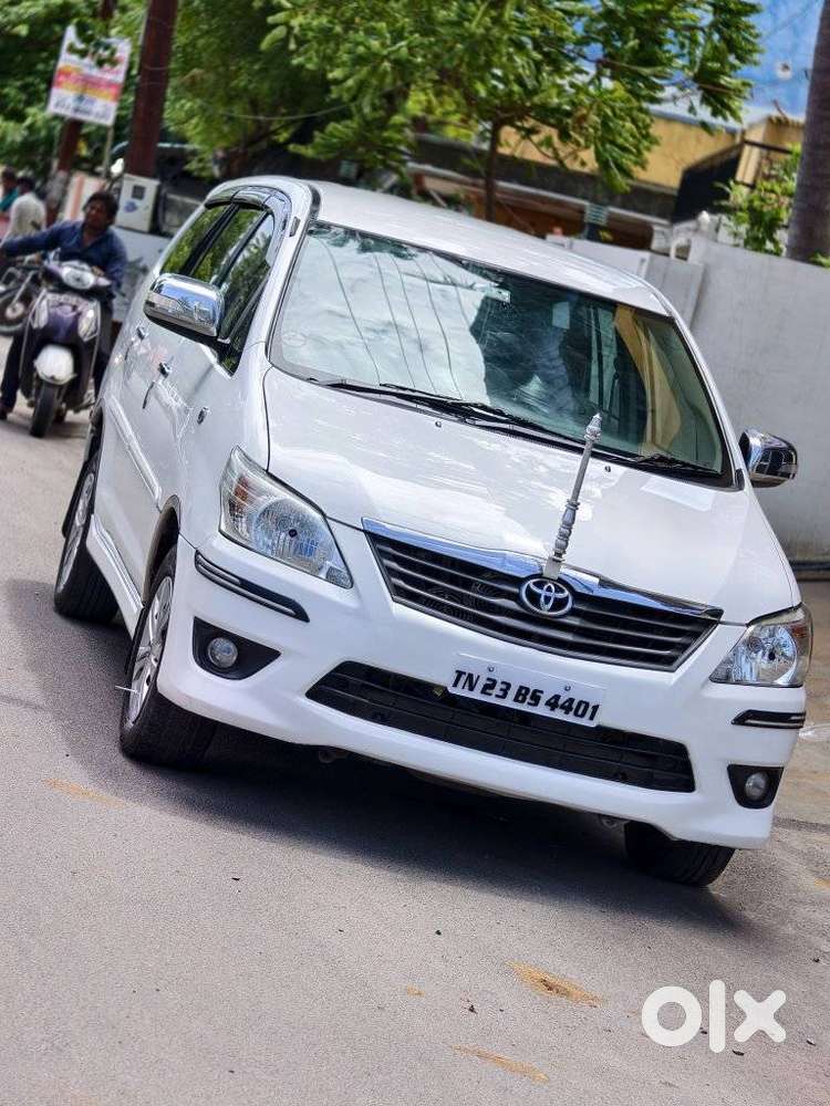 Toyota Innova 2.5 G (diesel) 8 Seater Bs Iv, 2012, Diesel