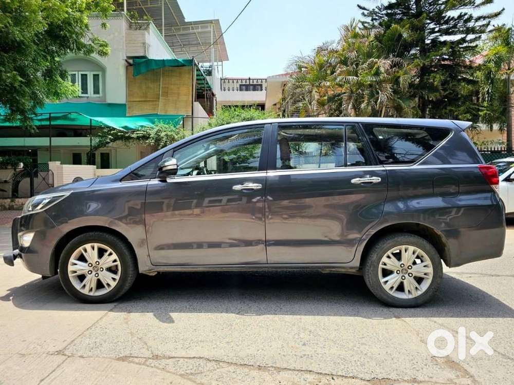 Toyota Innova Crysta 2.8z Automatic, 2016, Diesel