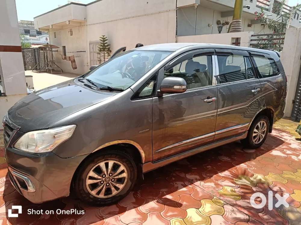 Toyota Innova 2013 Diesel Manual, 100km Driven