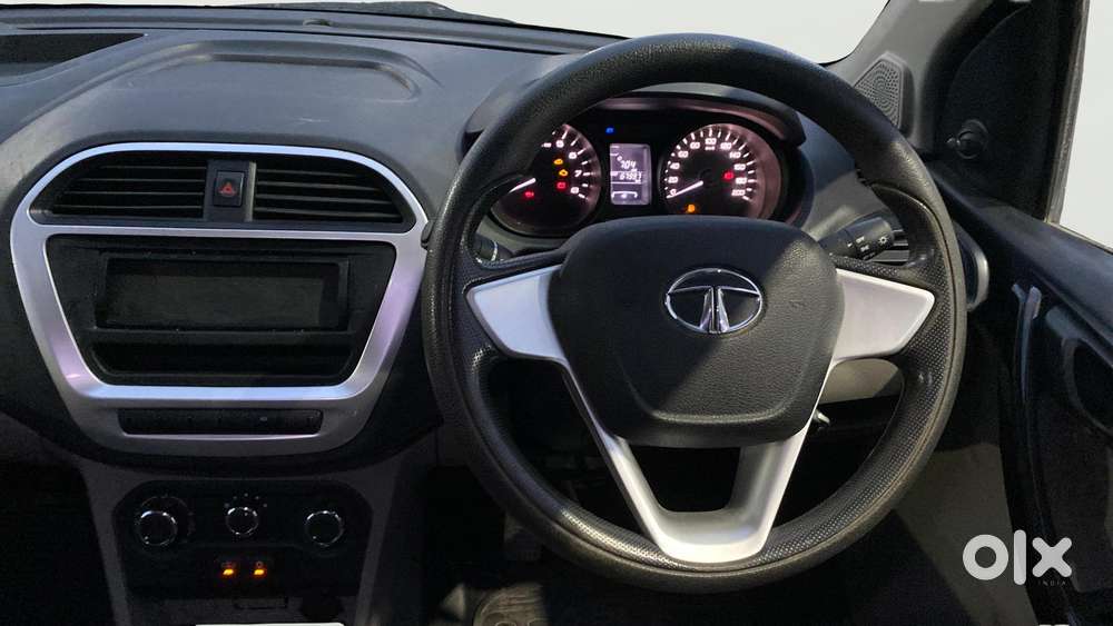 Tata Tiago 1.2 Revotron Xm, 2017, Petrol