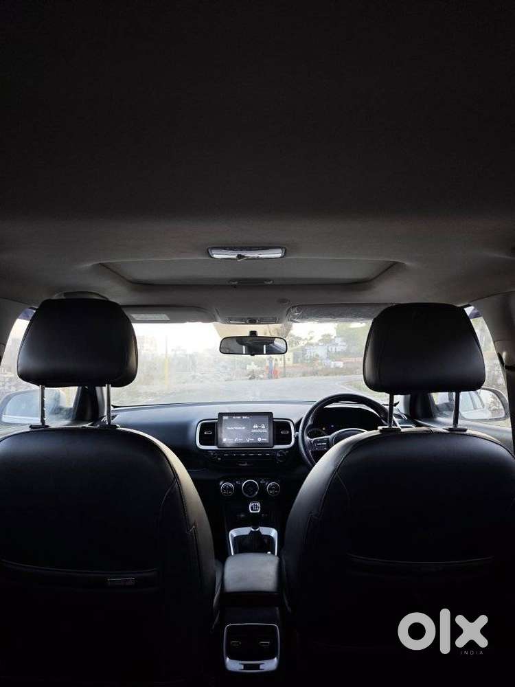 Hyundai Venue Sx (o) Mt 1.5 Diesel, 2021, Diesel