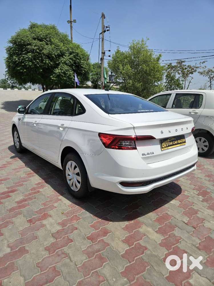 Skoda Slavia Active 1.0l Tsi Mt, 2022, Petrol