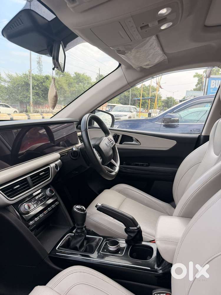 Mahindra Xuv700 2.2 Ax 7 Diesel Mt Str, 2022, Diesel