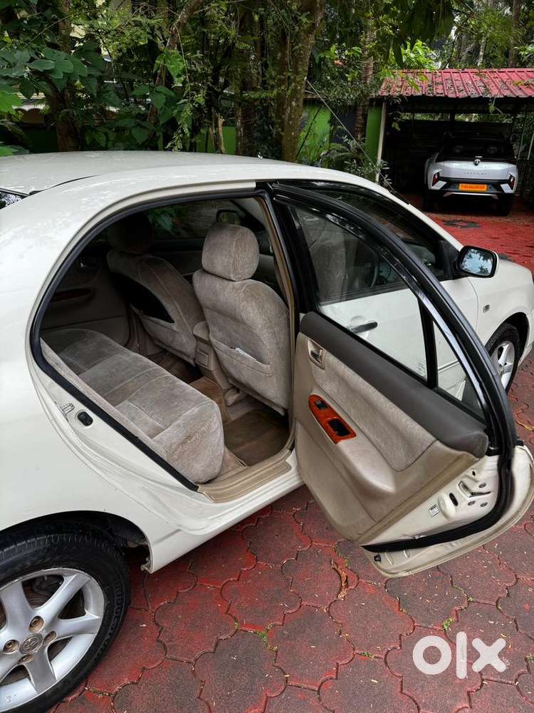 Doctor Owned Toyota Corolla