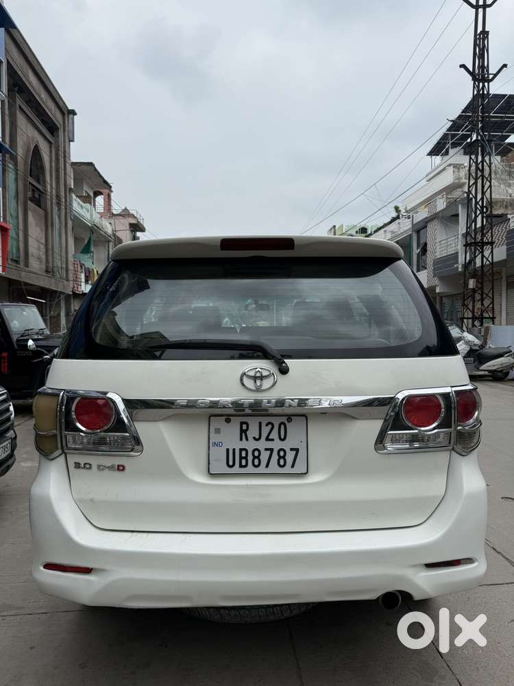 Toyota Fortuner 4x2 Manual, 2016, Diesel