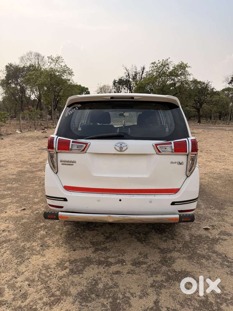 Toyota Innova Crysta 2.4 V, 2017, Diesel