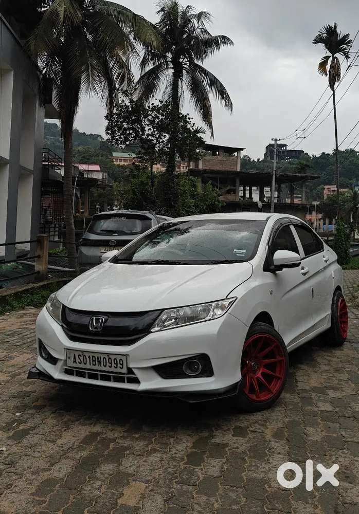 Tastefully Modified Honda City 1.5 Sv Petrol 2015
