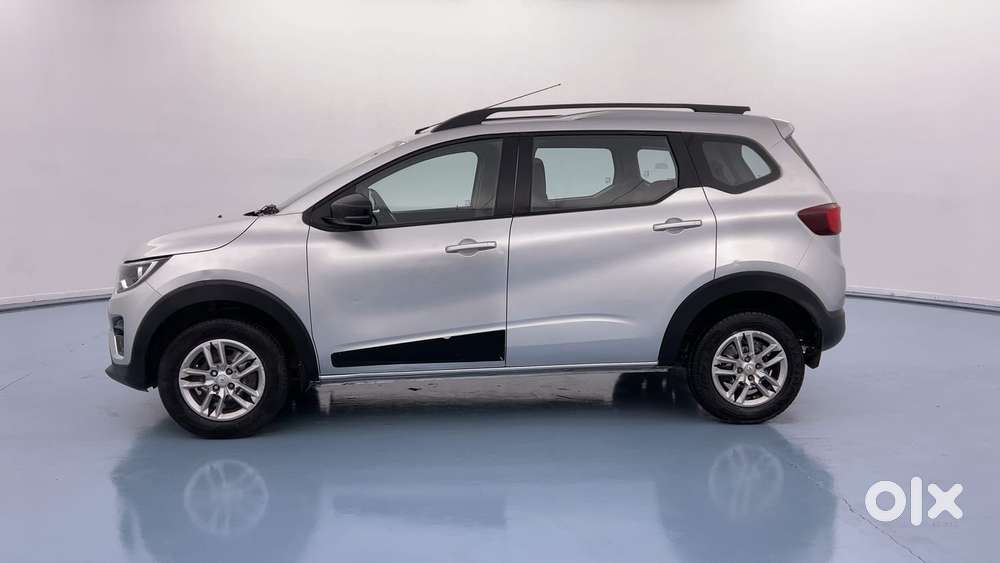 Renault Triber Rxt, 2023, Petrol