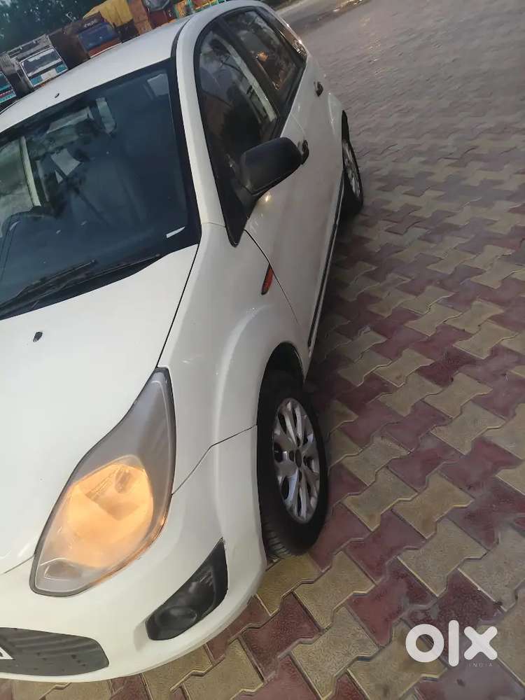 1st Owner. Alloys. 27 Kmpl Mileage 2013 Model Chilled Ac