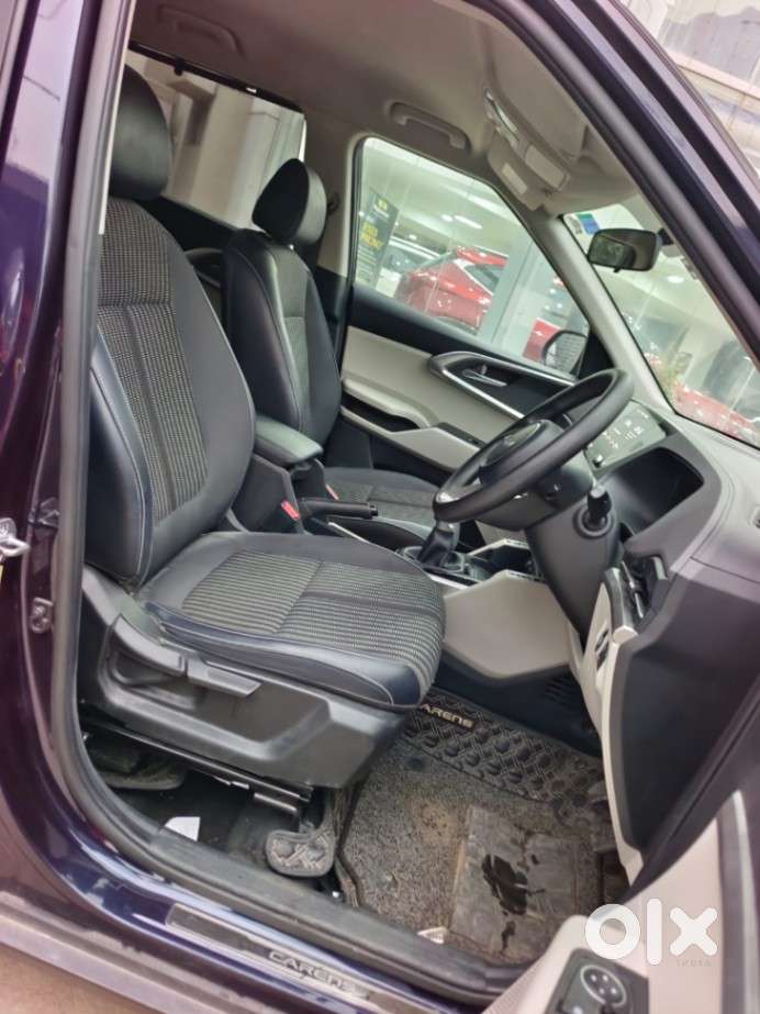 Kia Carens, 2024, Petrol