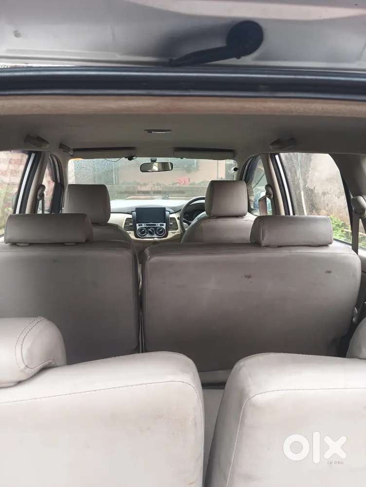 Toyota Innova 2011