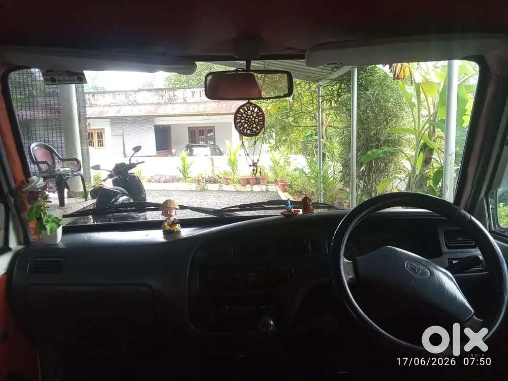 Toyota Qualis 2003