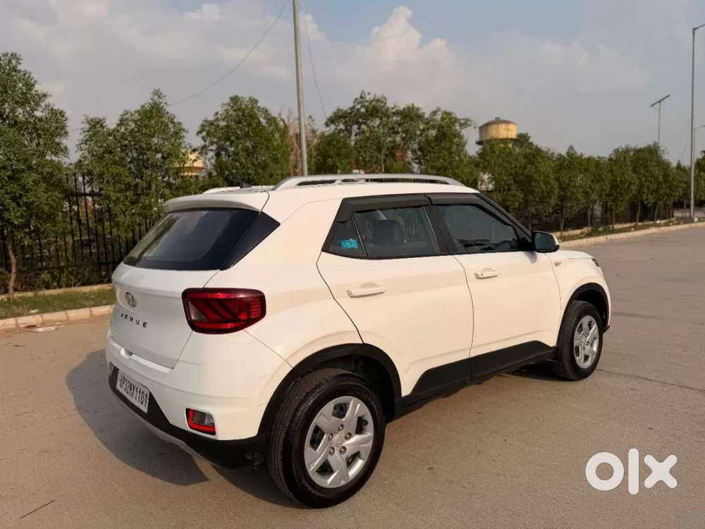 Hyundai Venue S 1.2 Petrol, 2022, Petrol
