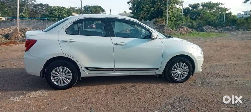 Maruti Suzuki Dzire 1.2 Vxi, 2022, Petrol
